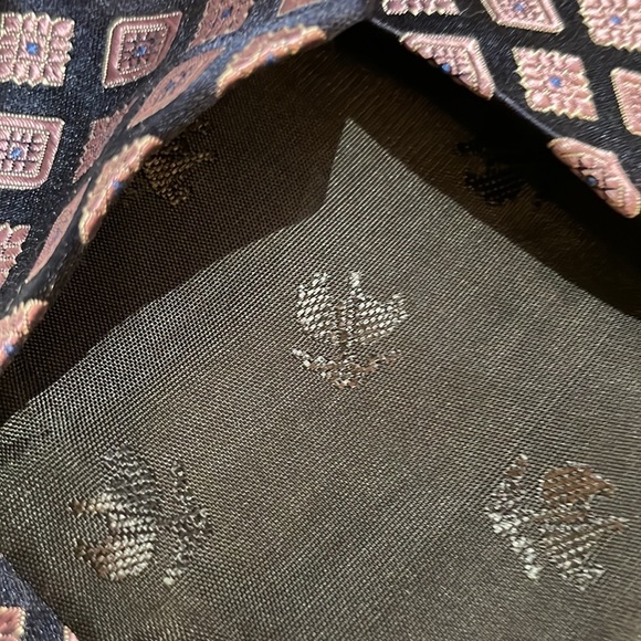 Brooks Brothers Pure Silk Tie - Picture 4 of 6